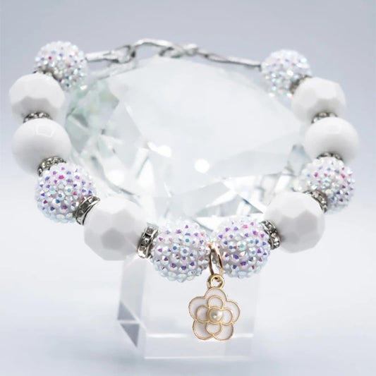 Snowey White Necklace / Collar